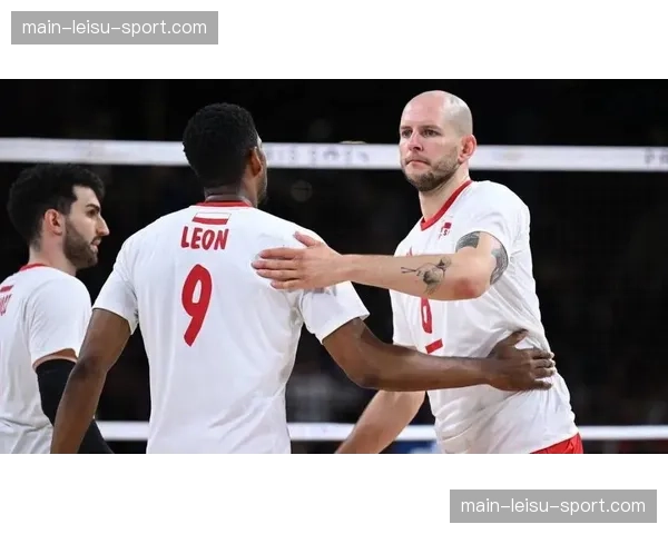 波兰男排公布国家队新赛季队长,主攻手塞梅纽克接替库雷克 波兰男排公布国家队新赛季队长,主攻手塞梅纽克接替库雷克